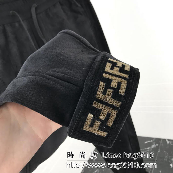 FENDI芬迪 專櫃同步 2018年秋冬季新款 潮流時尚 男款絲絨套裝 ydi1643